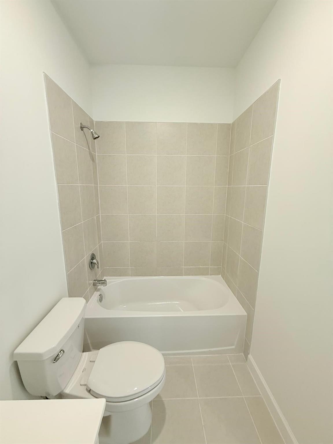 LE JARDINE BY LENNAR - Residential Lease