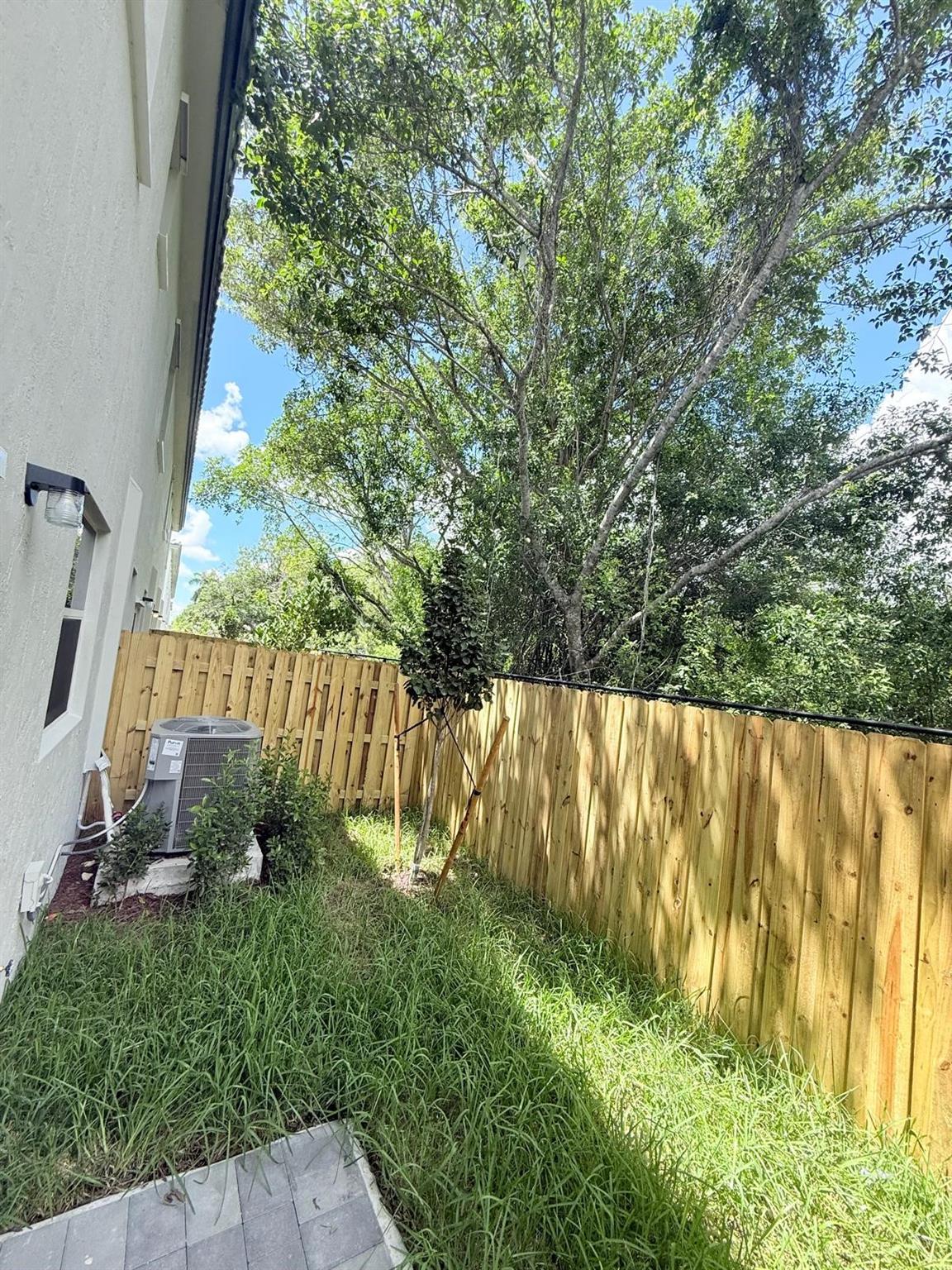 LE JARDINE BY LENNAR - Residential Lease