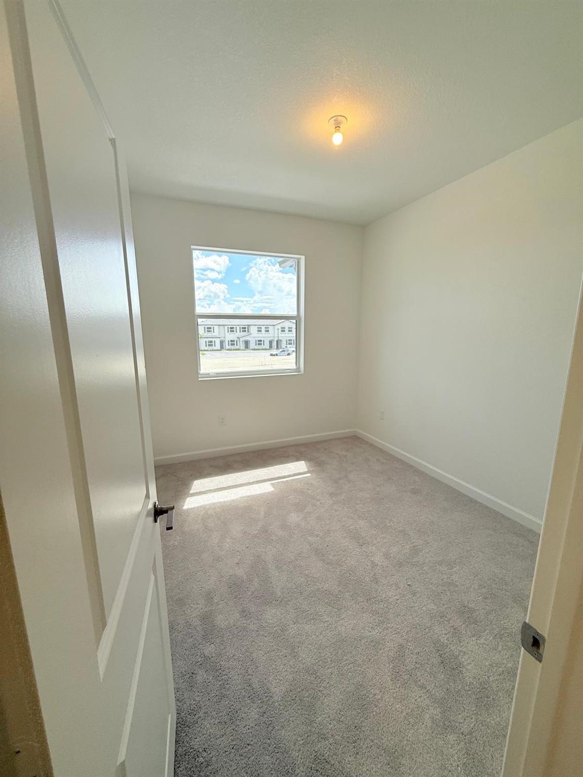 LE JARDINE BY LENNAR - Residential Lease