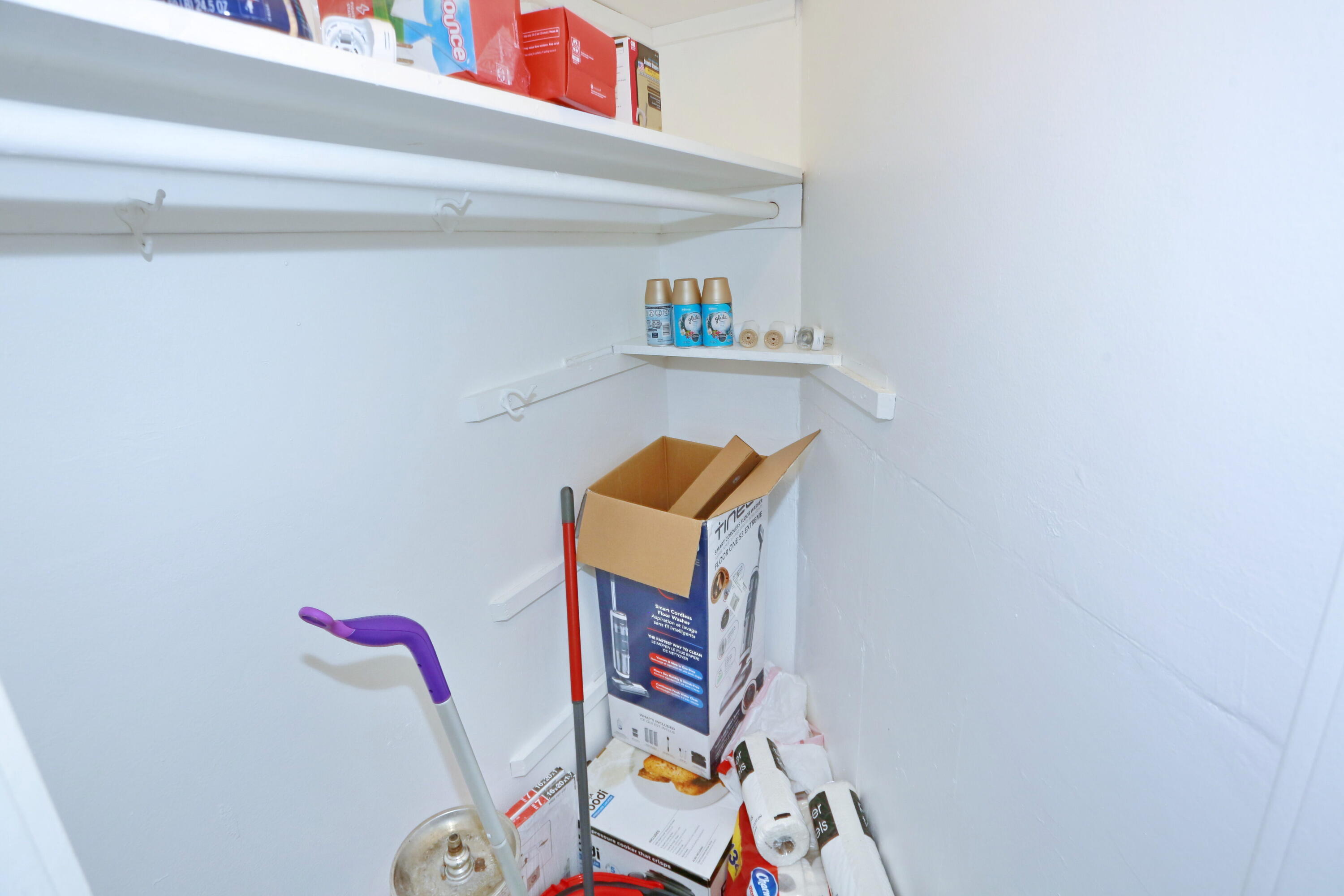 GARDEN ISLES APARTMENTS 1 CONDO - Residential