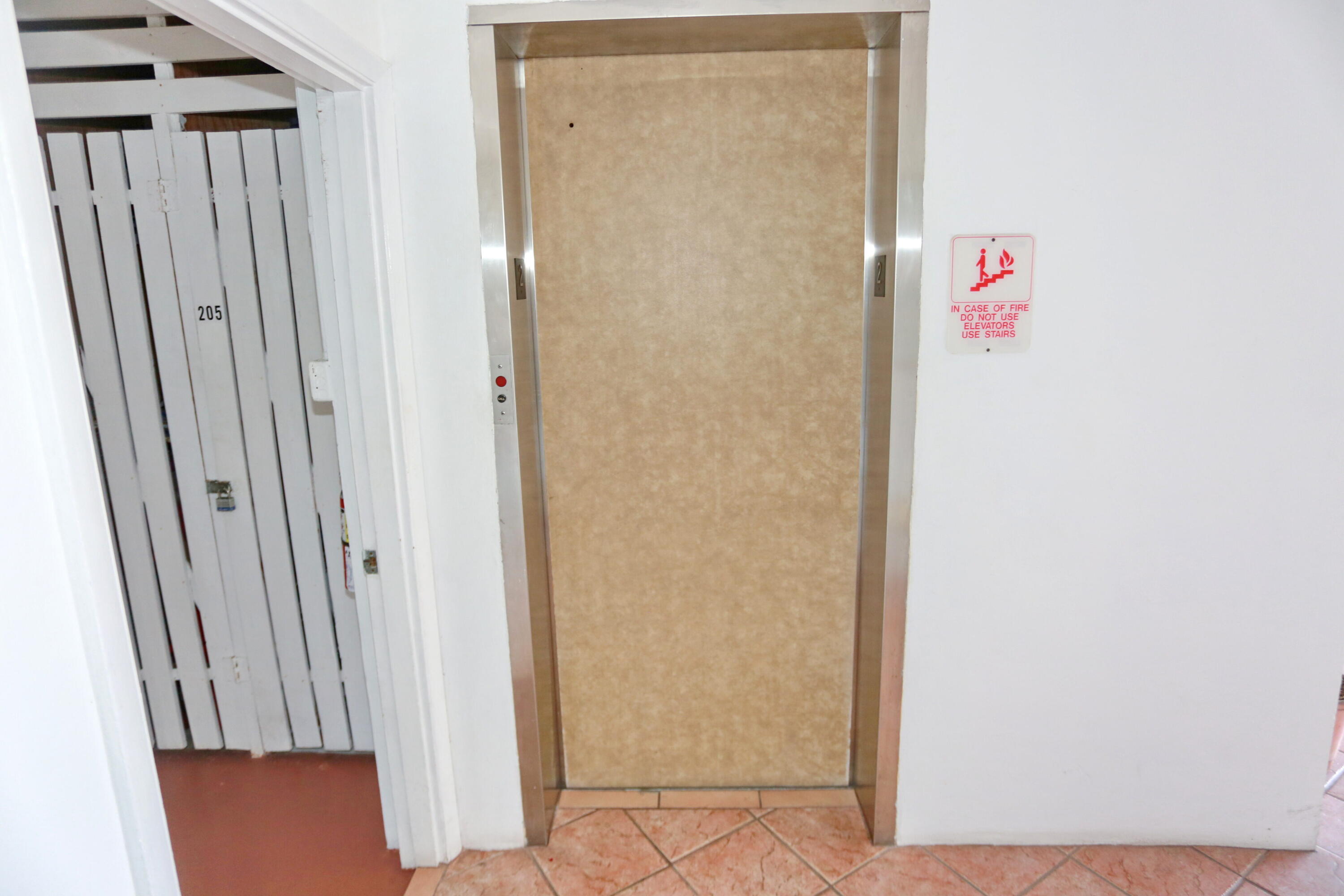 GARDEN ISLES APARTMENTS 1 CONDO - Residential