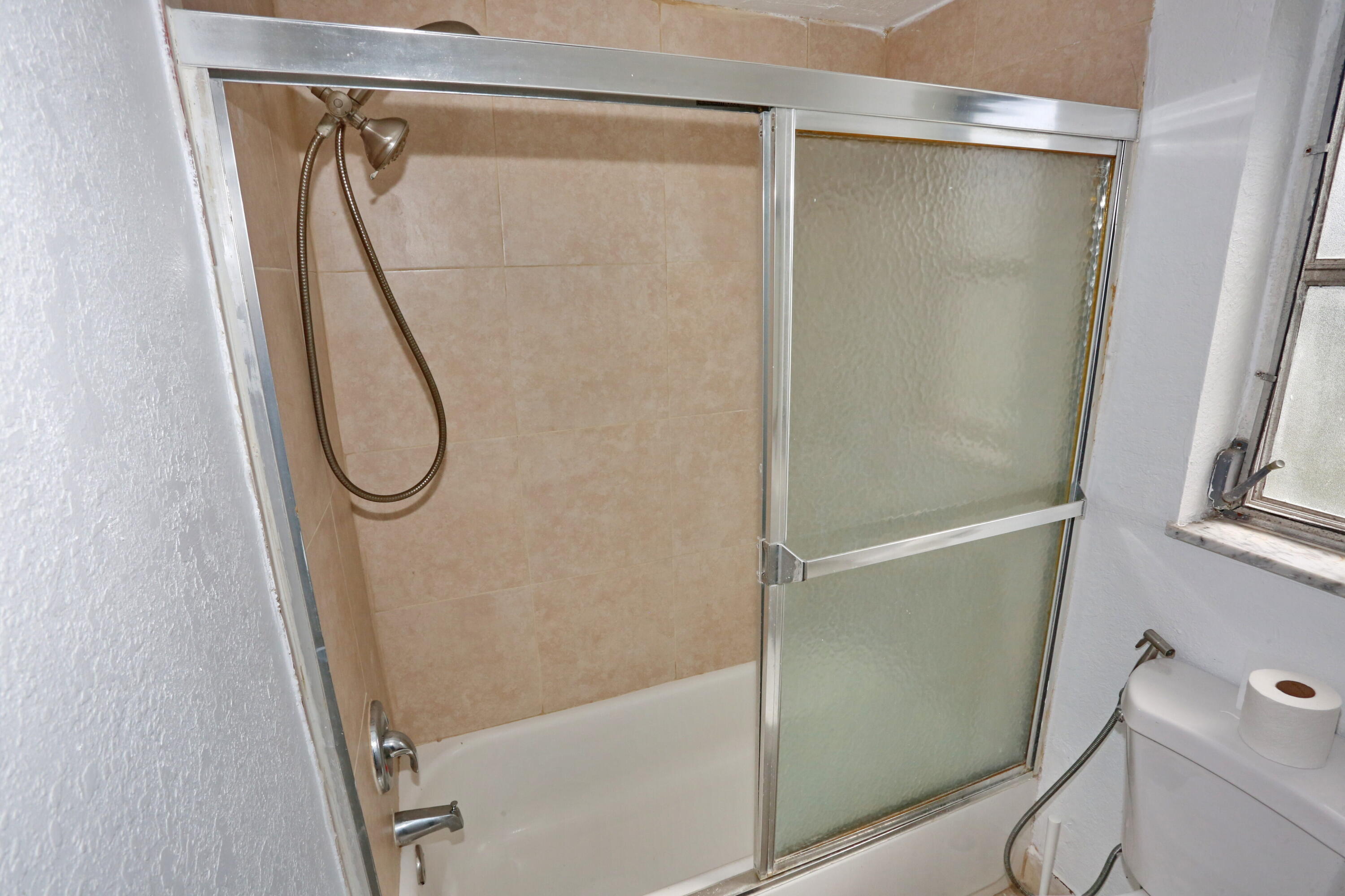 GARDEN ISLES APARTMENTS 1 CONDO - Residential