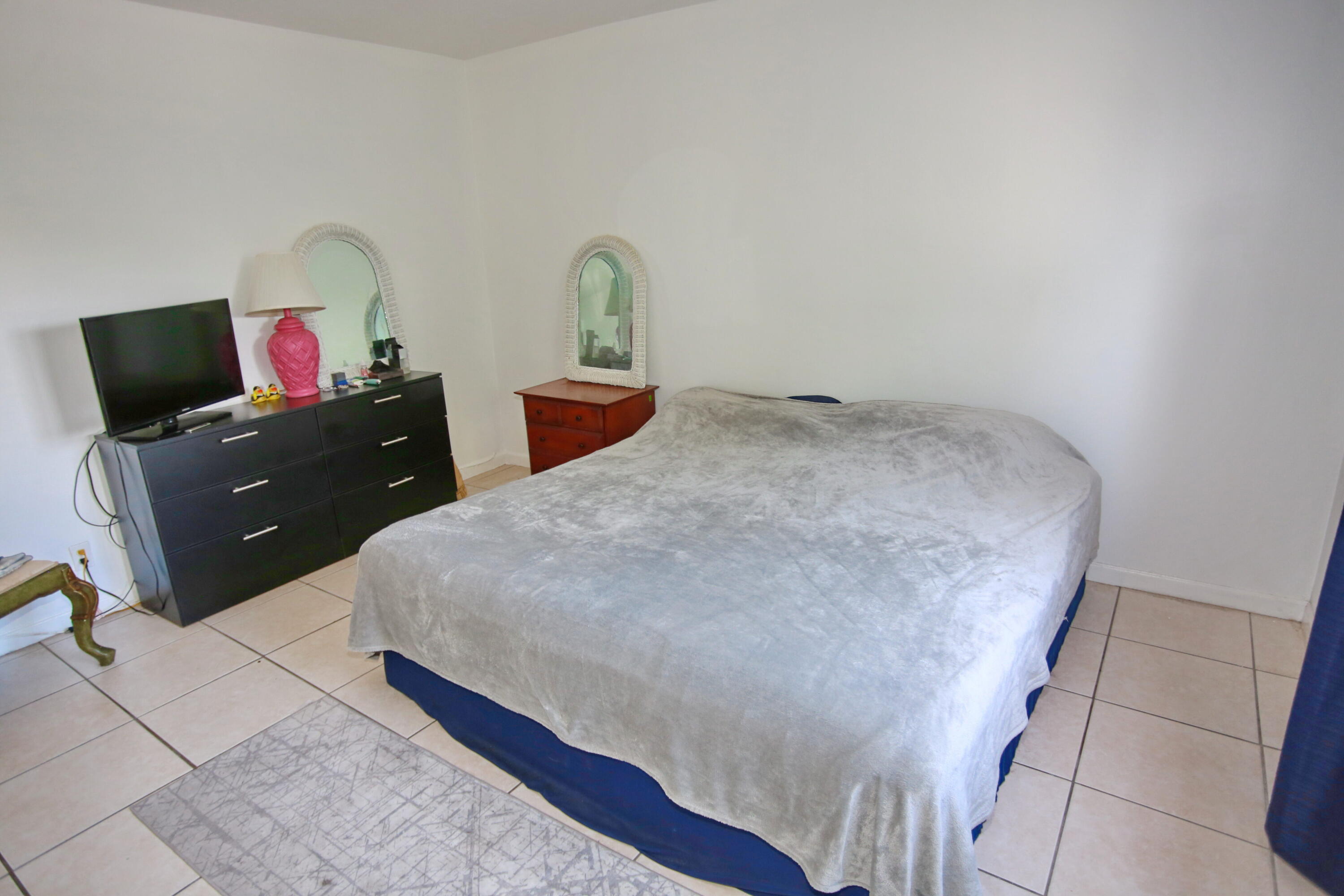 GARDEN ISLES APARTMENTS 1 CONDO - Residential