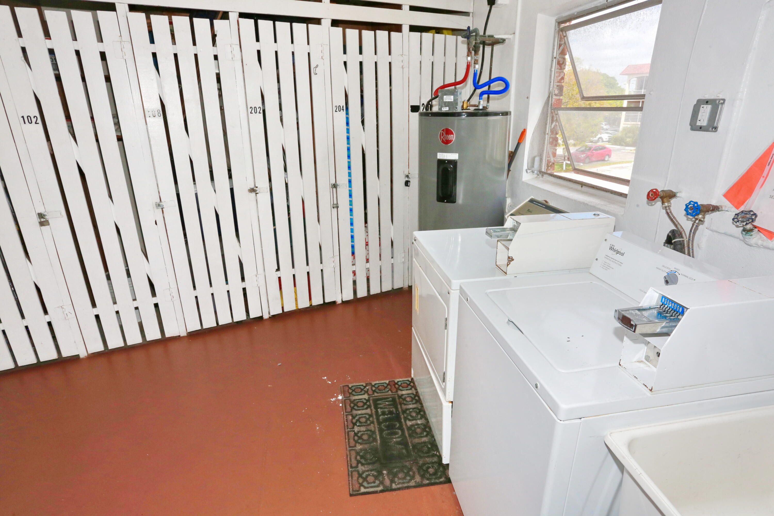 GARDEN ISLES APARTMENTS 1 CONDO - Residential