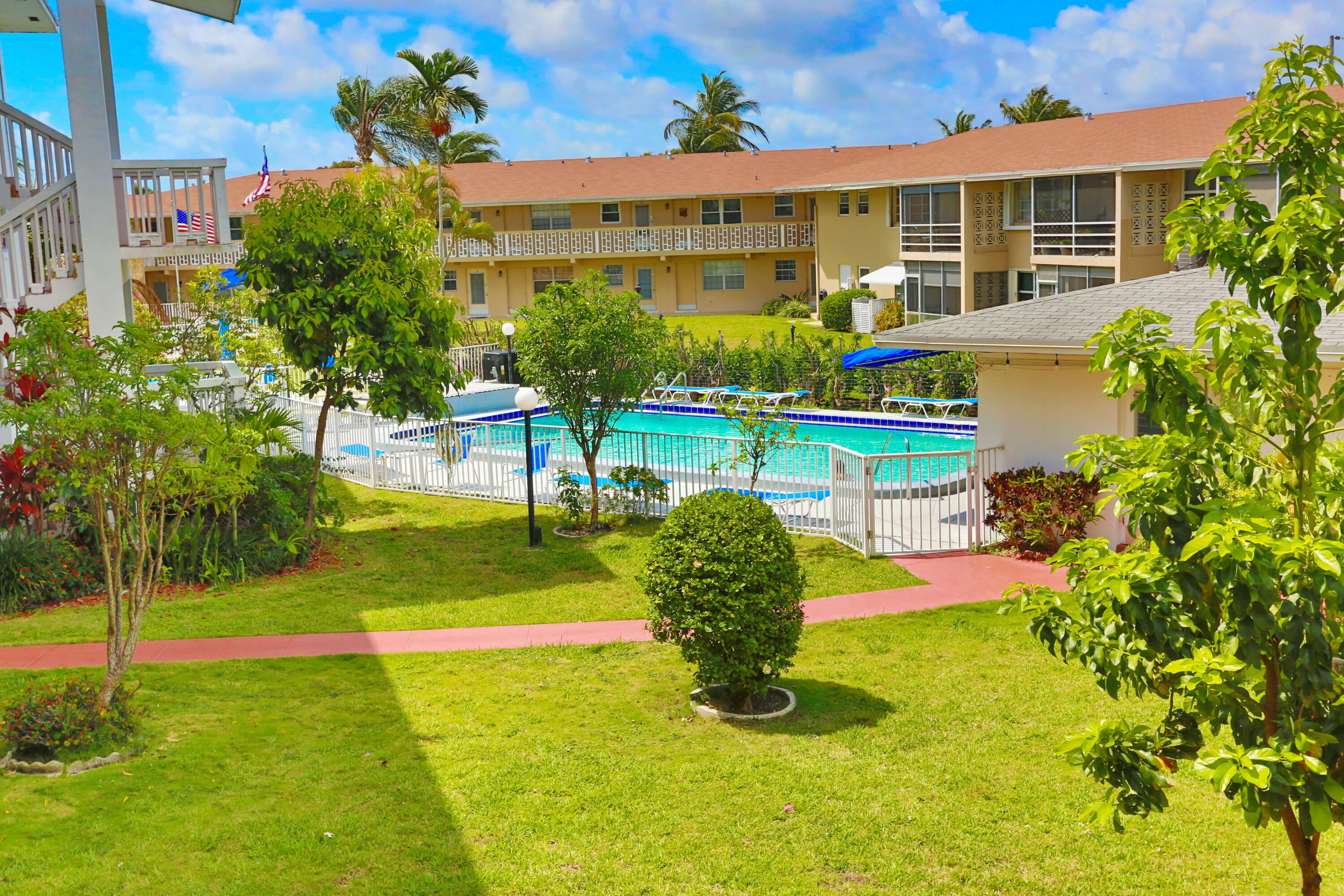 GARDEN ISLES APARTMENTS 1 CONDO - Residential