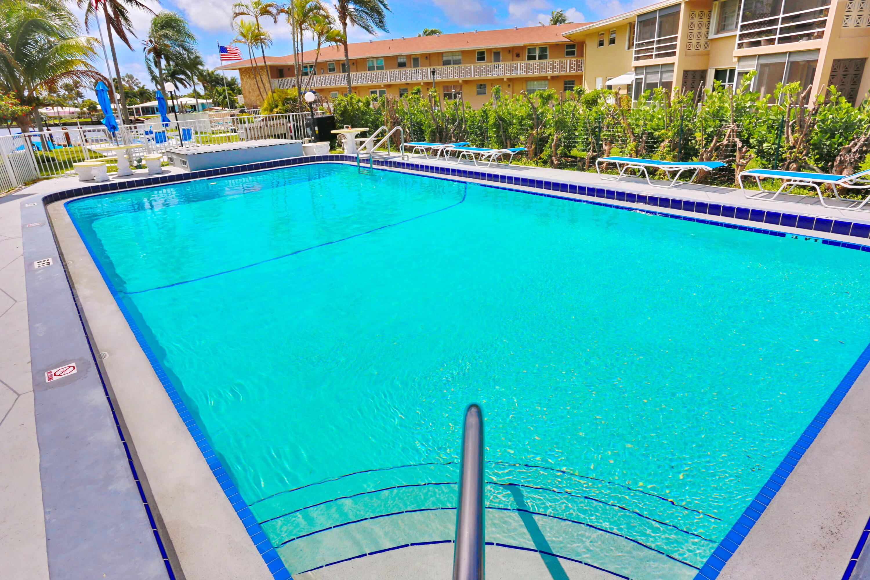 GARDEN ISLES APARTMENTS 1 CONDO - Residential