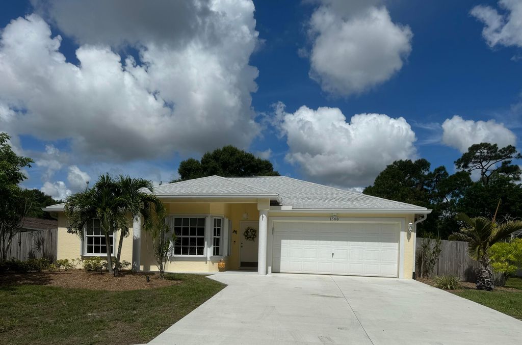 Photo of 1508 SE Crowberry Drive, Port Saint Lucie, FL 34983 (MLS # R10999827)