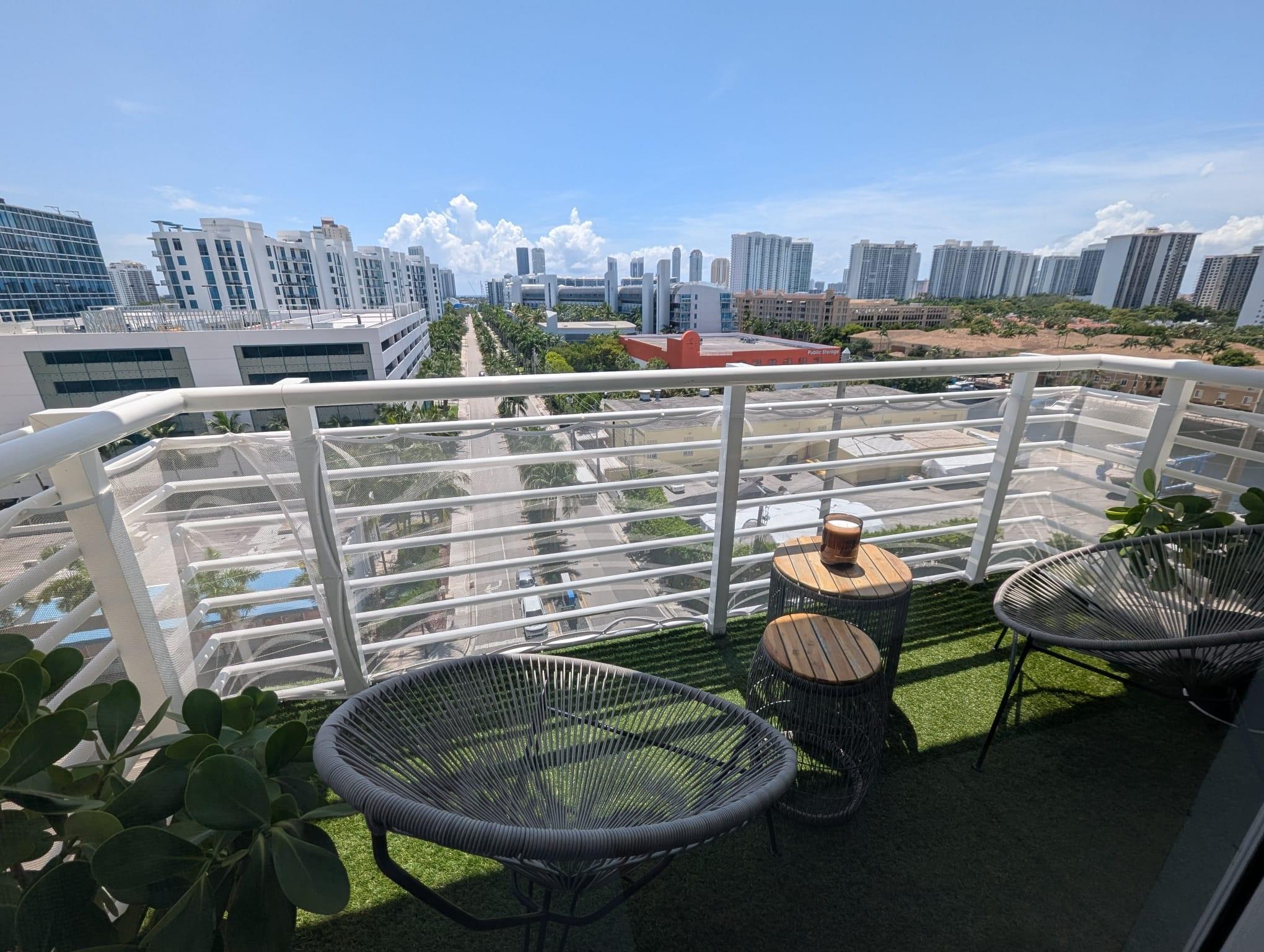 Venture At Aventura East - Residential Lease