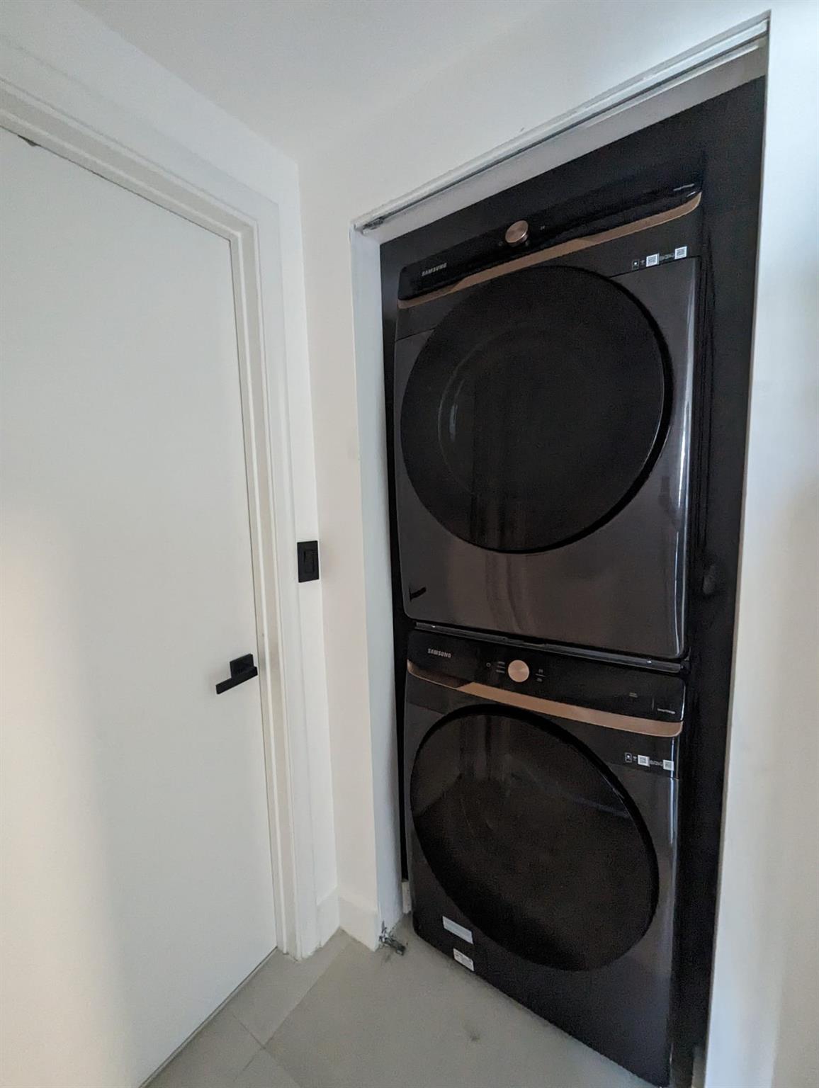 Venture At Aventura East - Residential Lease