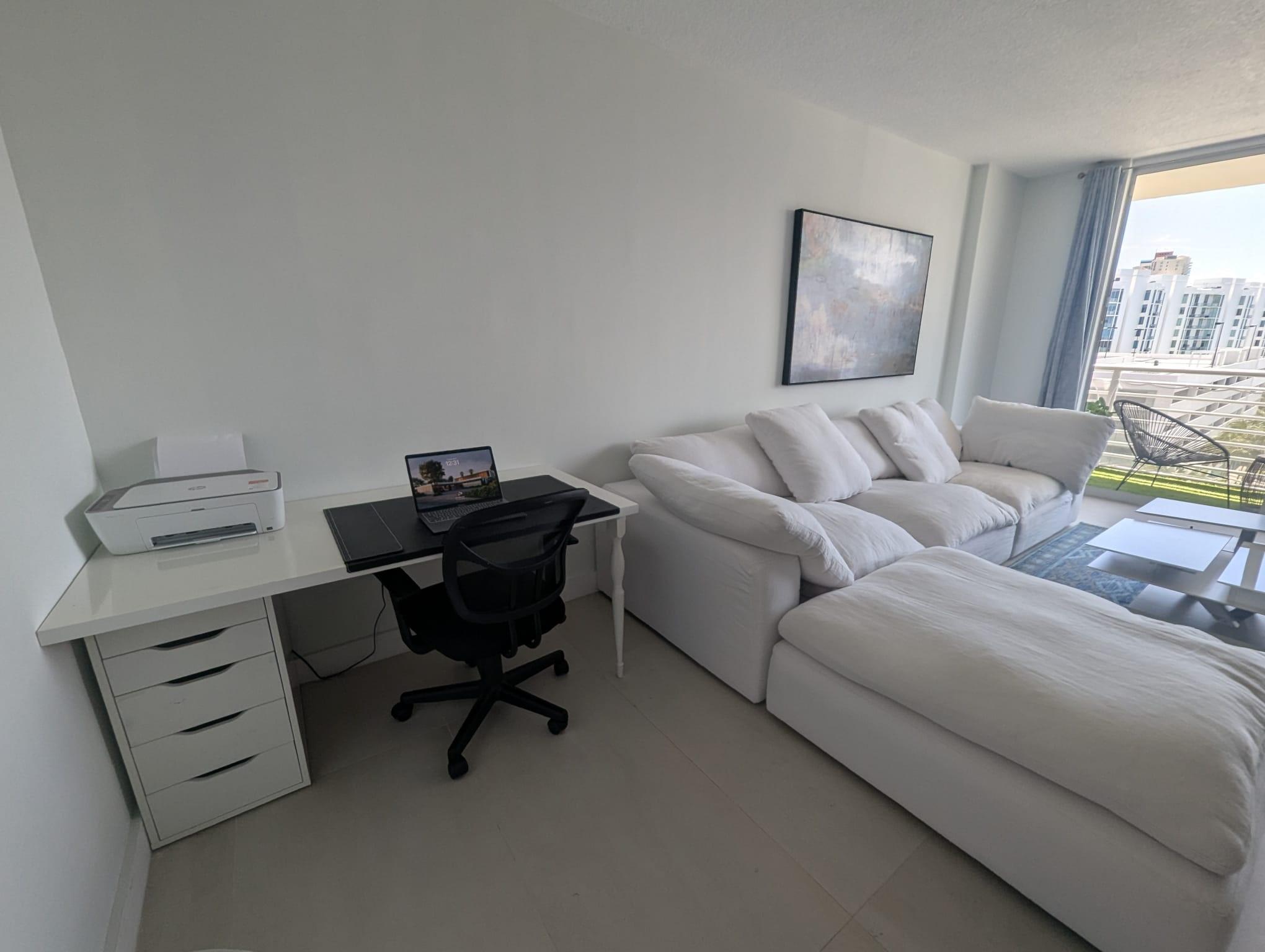 Venture At Aventura East - Residential Lease