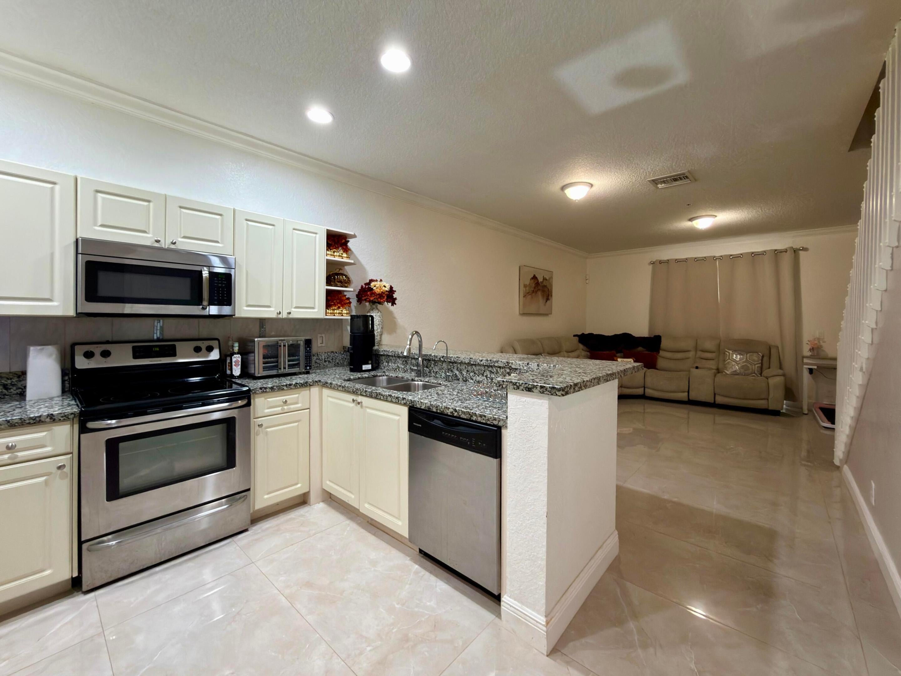 1431 NW 36TH Way