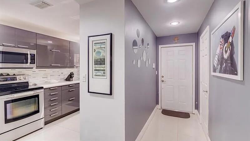 CASA VICTORIA CONDO - Residential