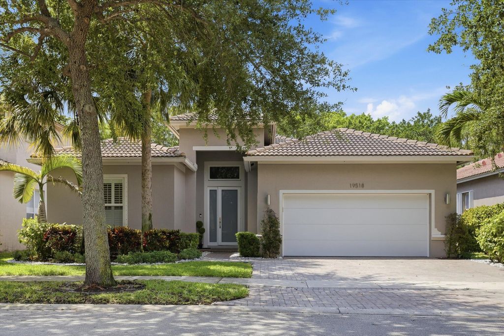 Photo of 19518 S Whitewater Avenue, Weston, FL 33332 (MLS # B26030231)