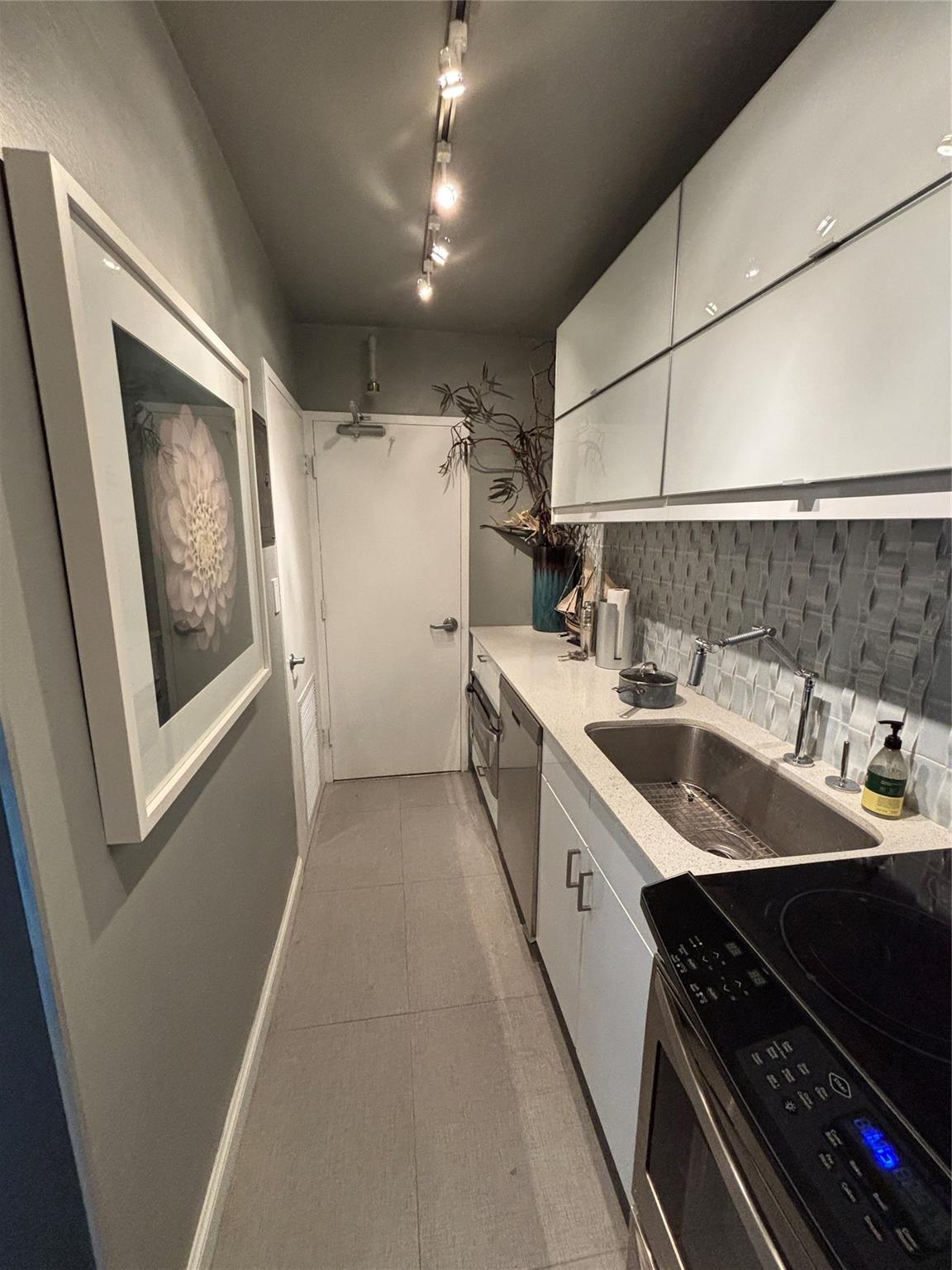 Mirador 1200 Condo - Residential Lease