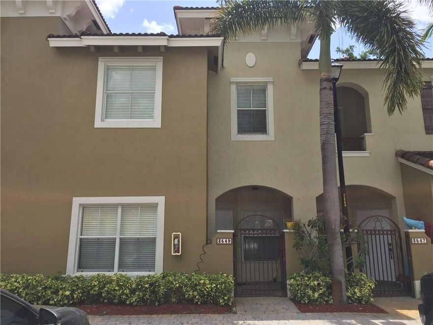 Beautiful 3 Bedrooms 2.5 Bathrooms Townhouse in Gated Community. Available For Immediate Occupancy. Also Available Furnished. Tile and Laminate Flooring Throughout.