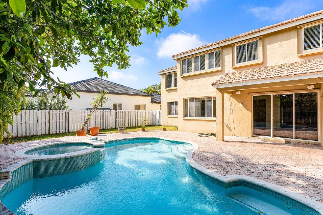 SECTOR 6 EAST - Residential