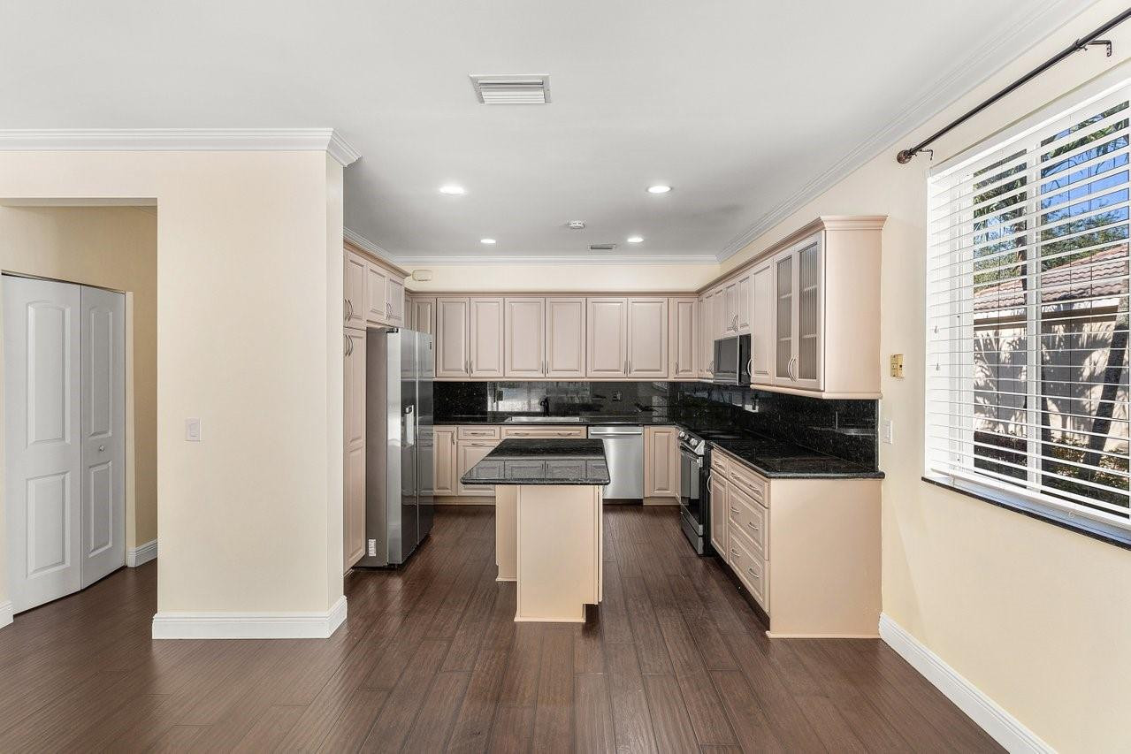 SECTOR 6 EAST - Residential