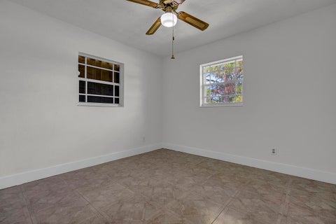 Tiny photo for 2100 N 57TH Avenue, Hollywood, FL 33021 (MLS # B26053296)