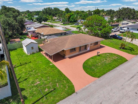 Tiny photo for 2100 N 57TH Avenue, Hollywood, FL 33021 (MLS # B26053296)
