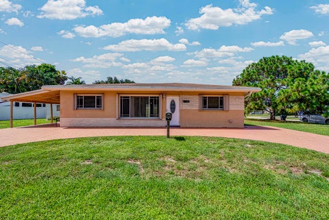 Tiny photo for 2100 N 57TH Avenue, Hollywood, FL 33021 (MLS # B26053296)