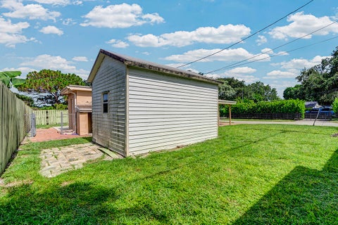 Tiny photo for 2100 N 57TH Avenue, Hollywood, FL 33021 (MLS # B26053296)