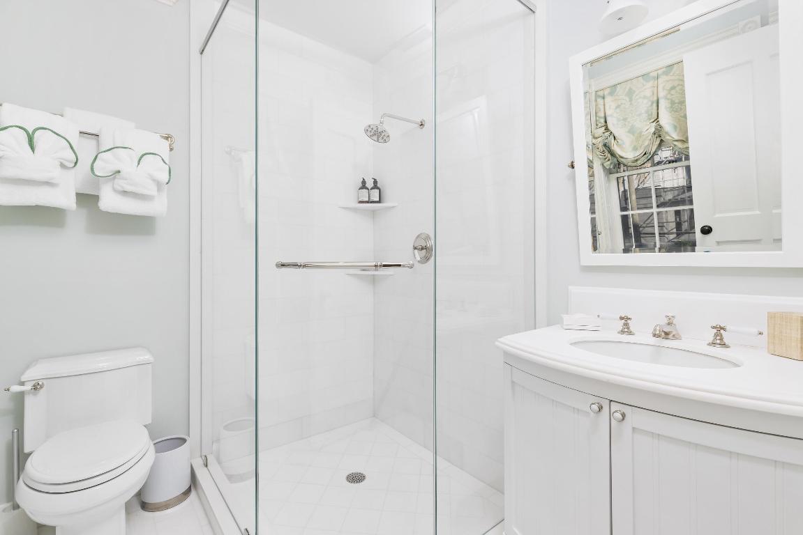 PRIMAVERA ESTATES (LAKE FRONT) - Residential