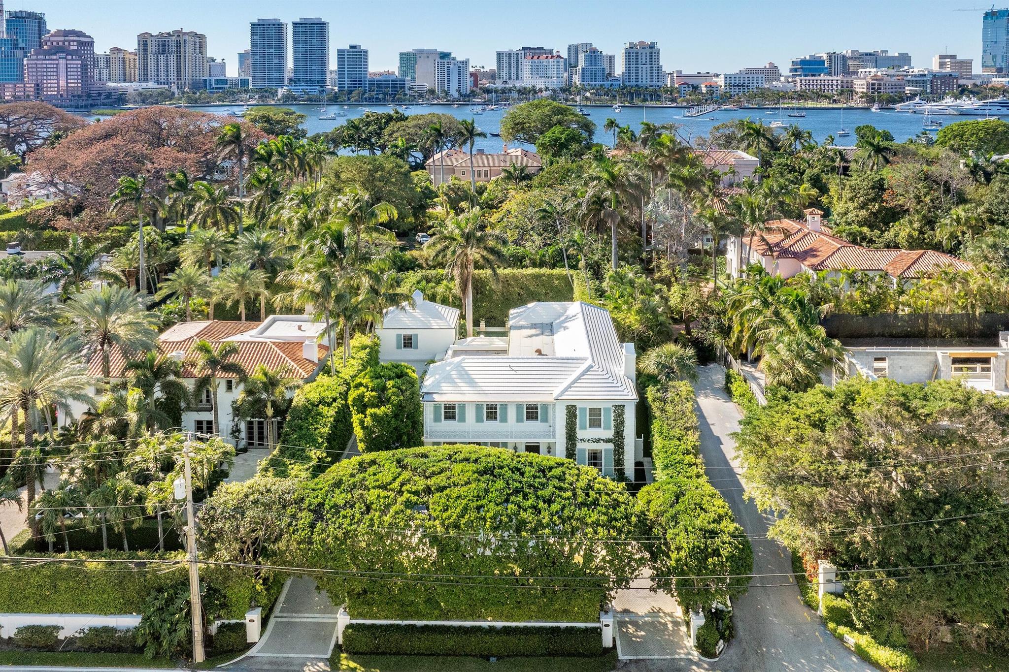 PRIMAVERA ESTATES (LAKE F - Residential