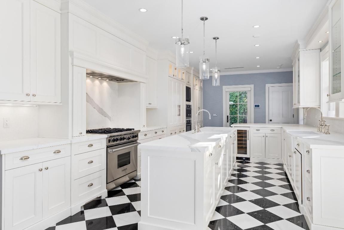 PRIMAVERA ESTATES (LAKE FRONT) - Residential