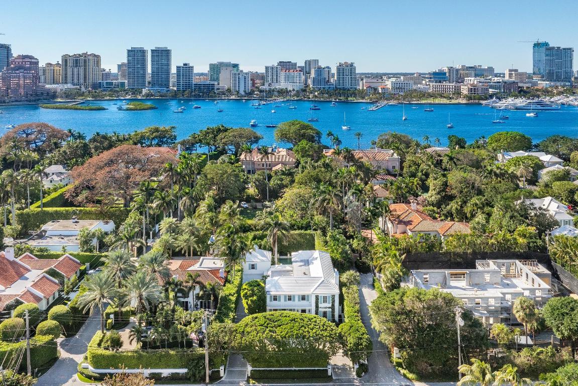 PRIMAVERA ESTATES (LAKE FRONT) - Residential