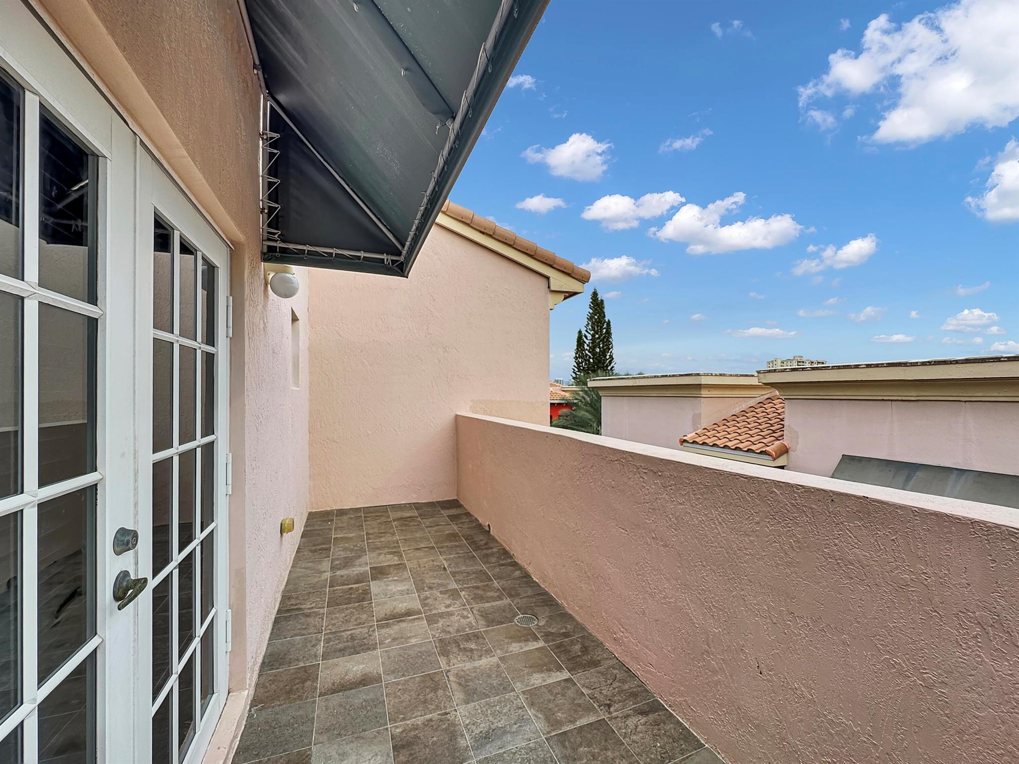 VILLA MEDICI CONDO - Residential