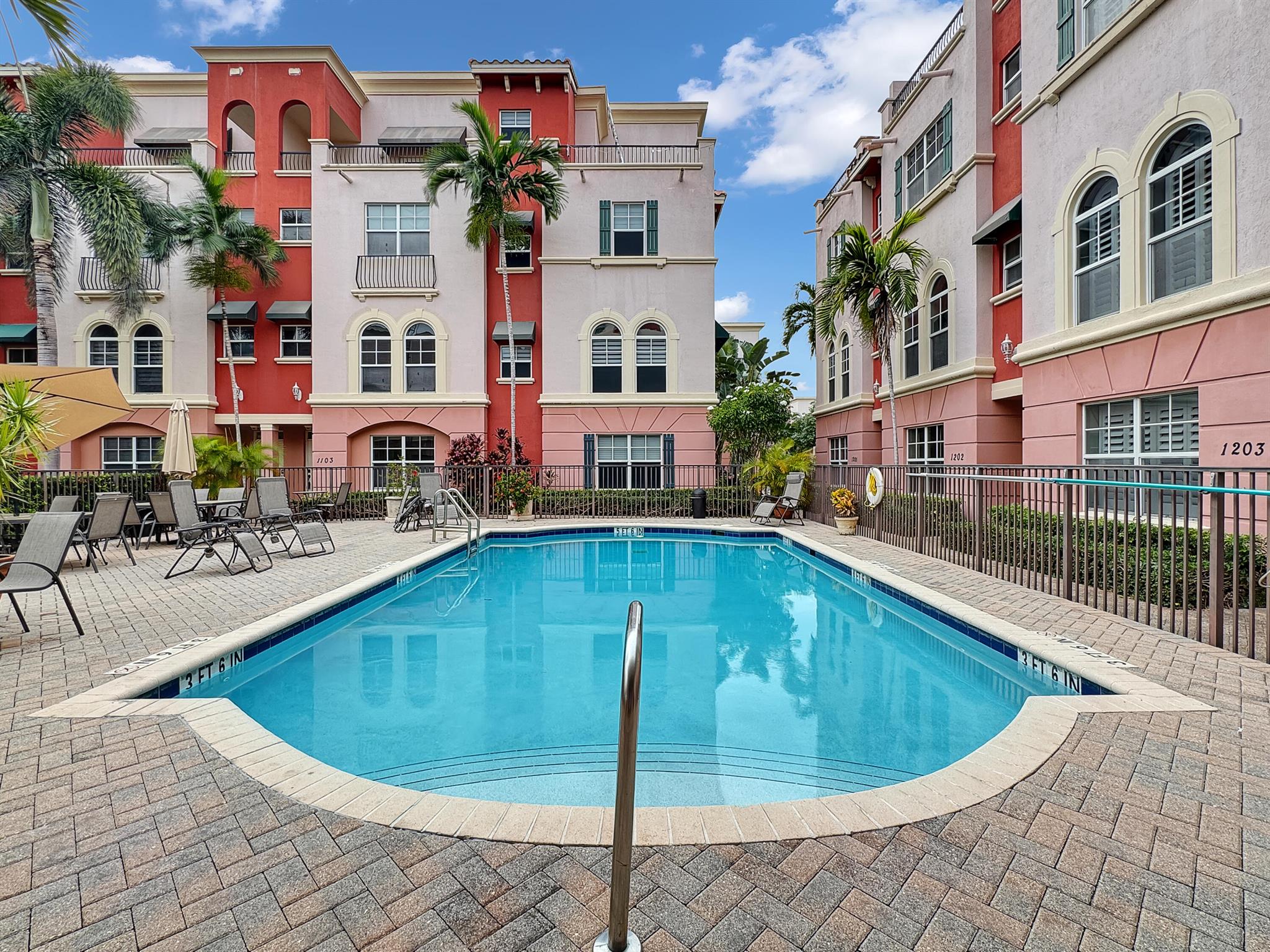 VILLA MEDICI CONDO - Residential