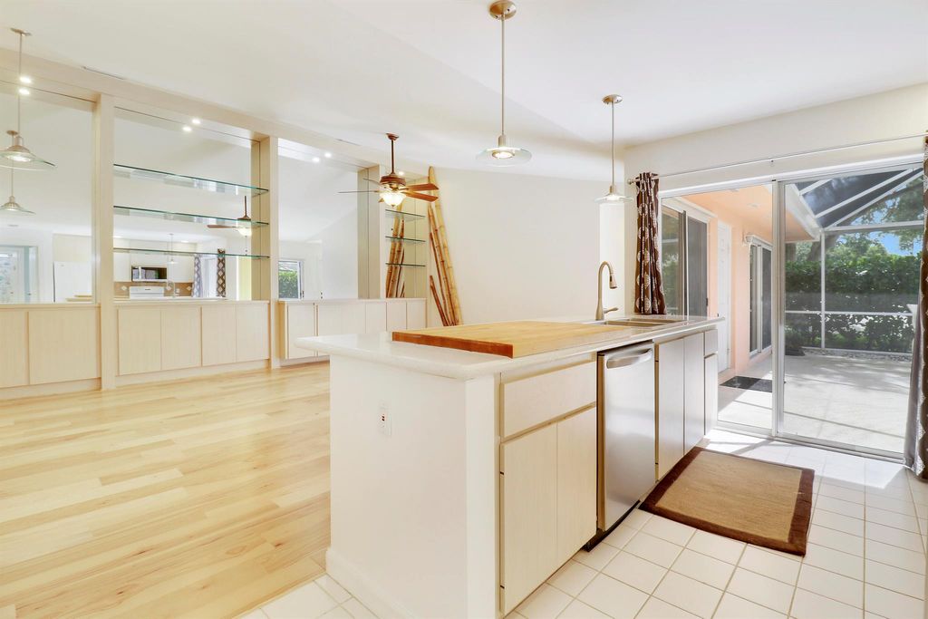 Photo of 2103 Appleton Court, Palm Beach Gardens, FL 33403 (MLS # R11008760)