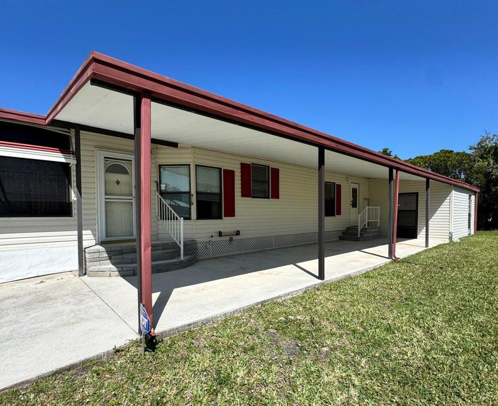 Photo of 13982 Zorzal Avenue, Fort Pierce, FL 34951 (MLS # R11139485)