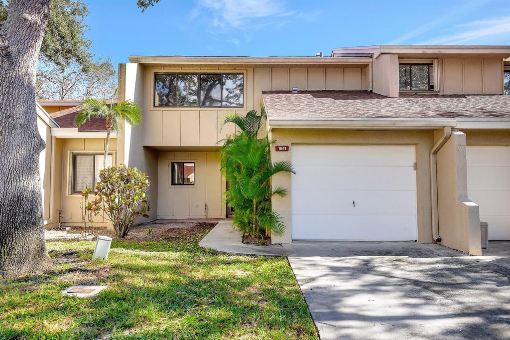 Photo of 1641 SW Crossing Circle, Palm City, FL 34990 (MLS # R10941891)