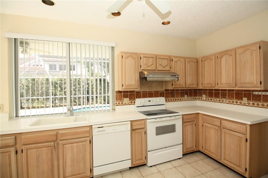 EMBASSY LAKES PH II - Residential Lease