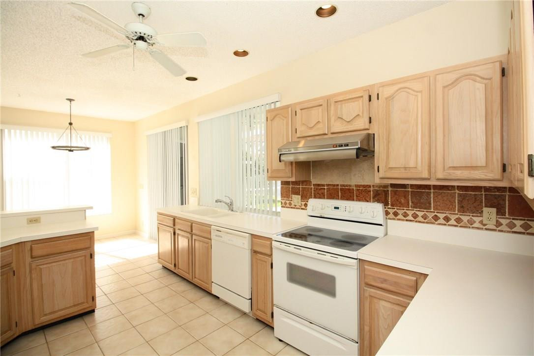 EMBASSY LAKES PH II - Residential Lease