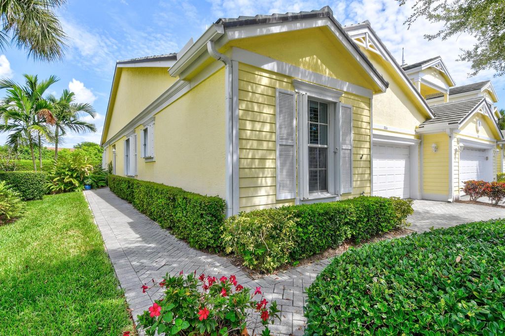 Photo of 806 Mariner Bay Boulevard, Fort Pierce, FL 34949 (MLS # R10918683)