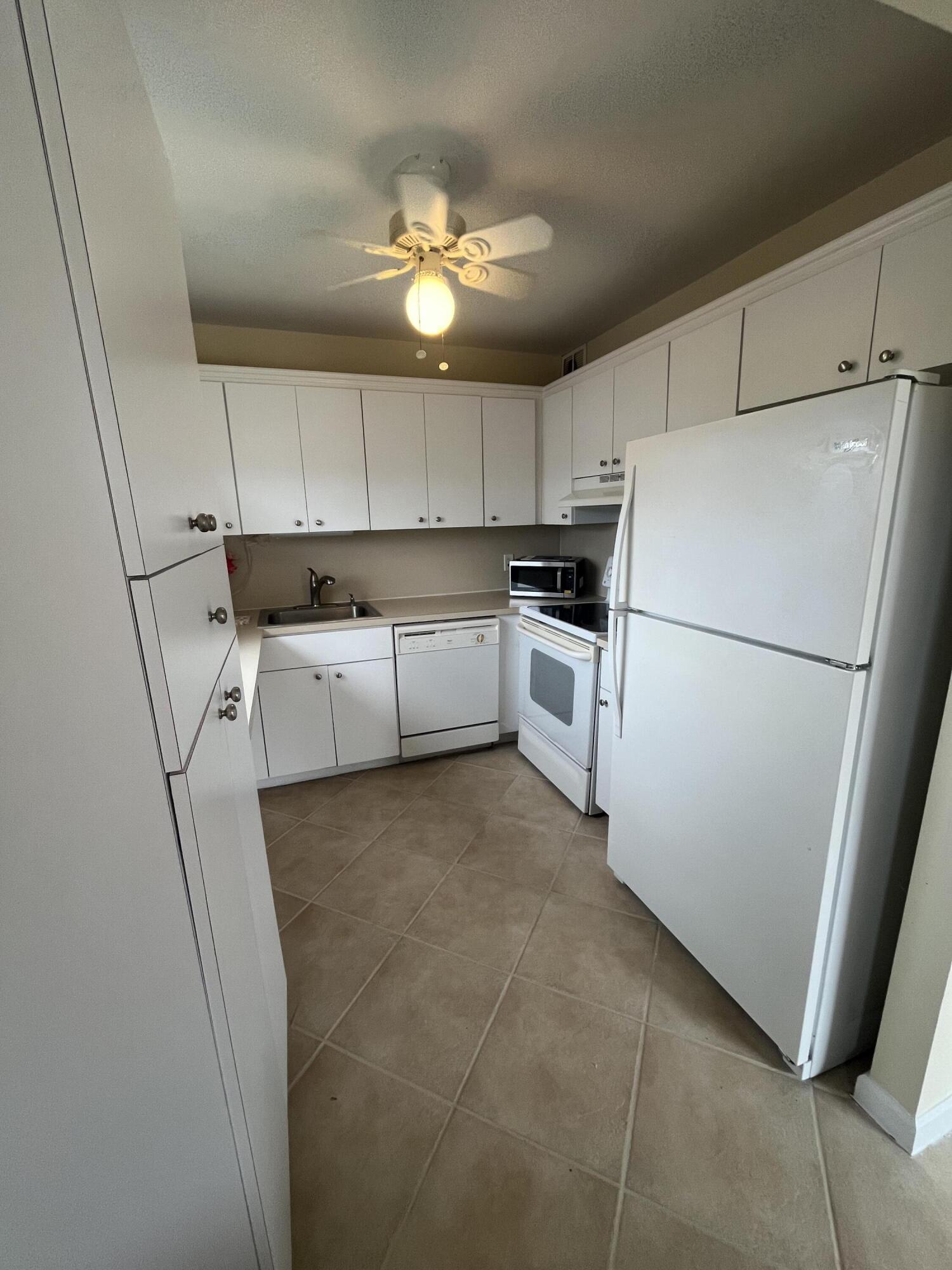 KINGS POINT - Residential