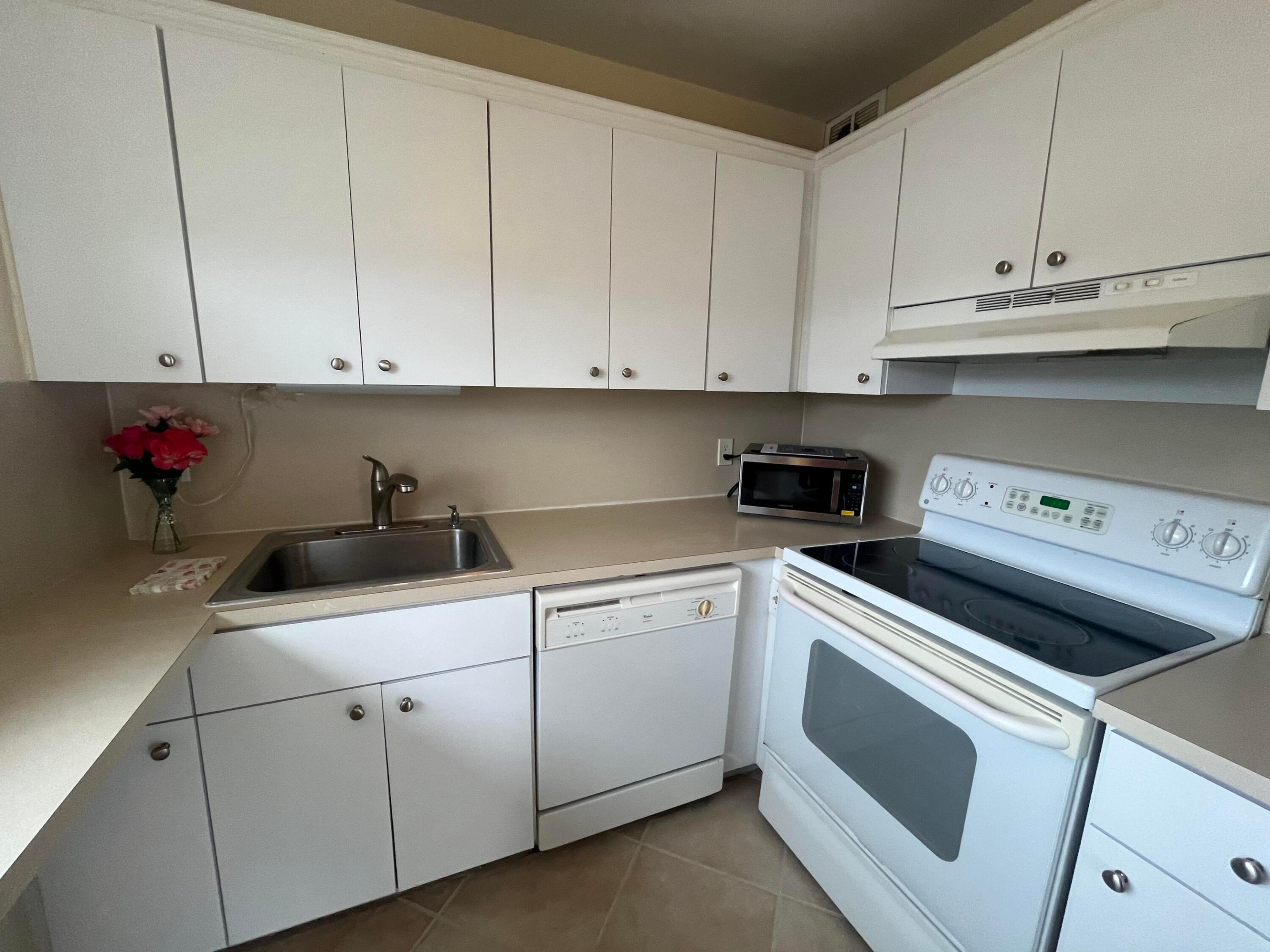 KINGS POINT - Residential