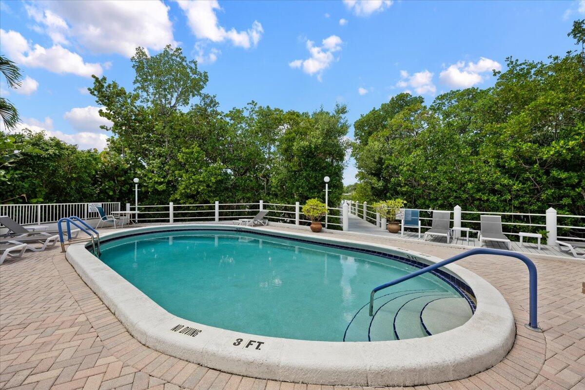 BARBICAN CONDO - Residential Lease