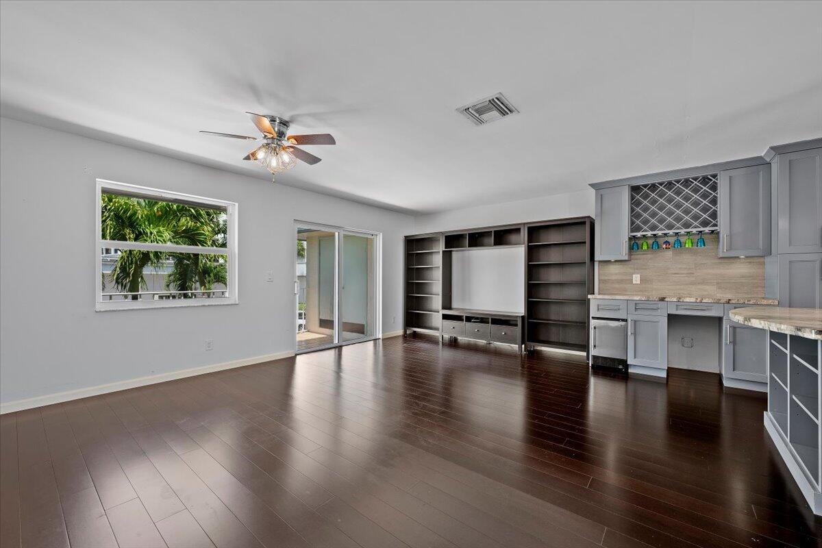 BARBICAN CONDO - Residential Lease