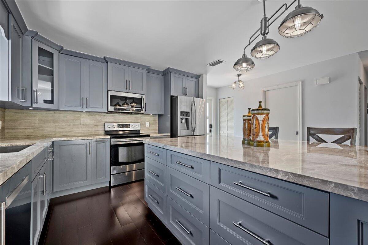 BARBICAN CONDO - Residential Lease