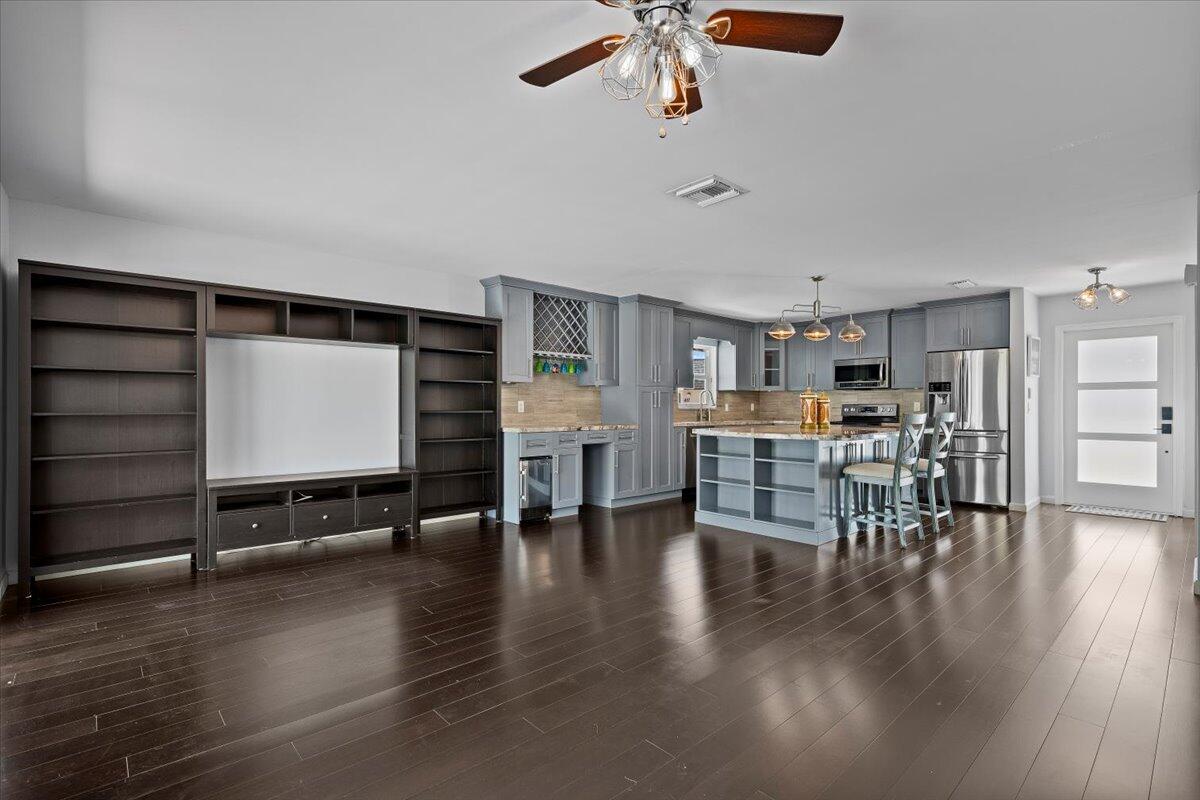 BARBICAN CONDO - Residential Lease