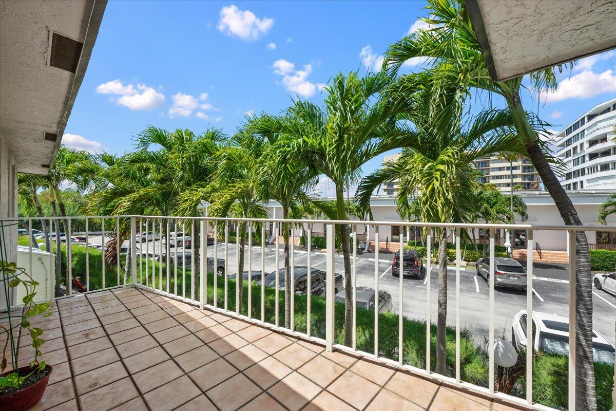 BARBICAN CONDO - Residential Lease