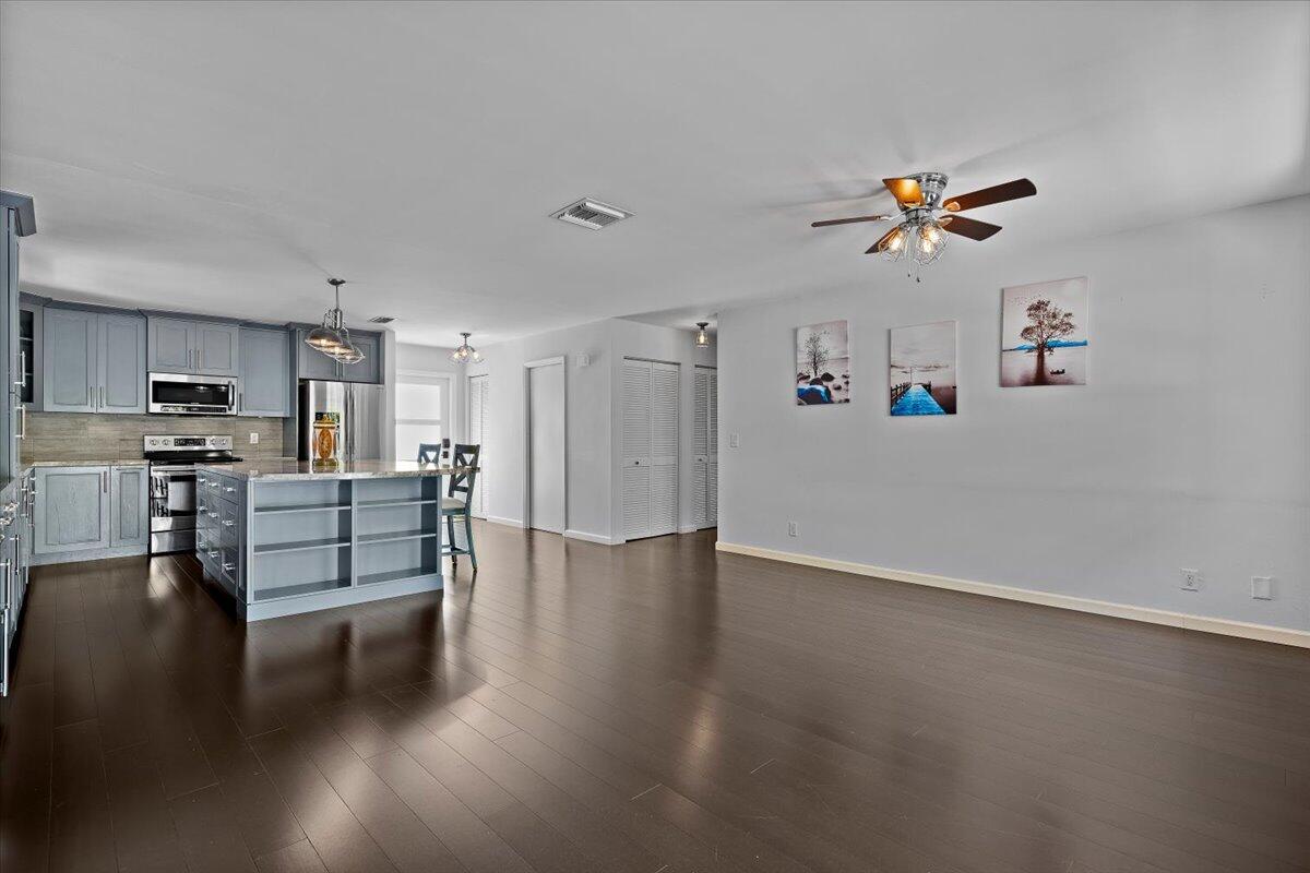 BARBICAN CONDO - Residential Lease