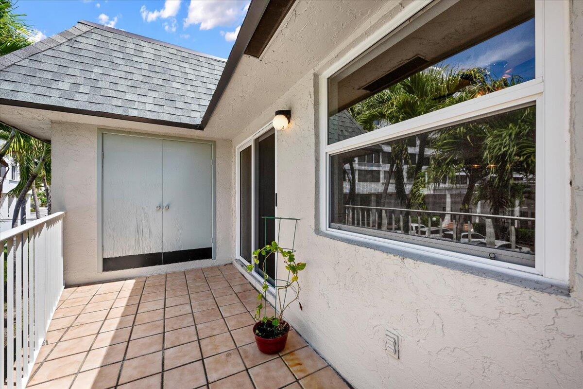 BARBICAN CONDO - Residential Lease