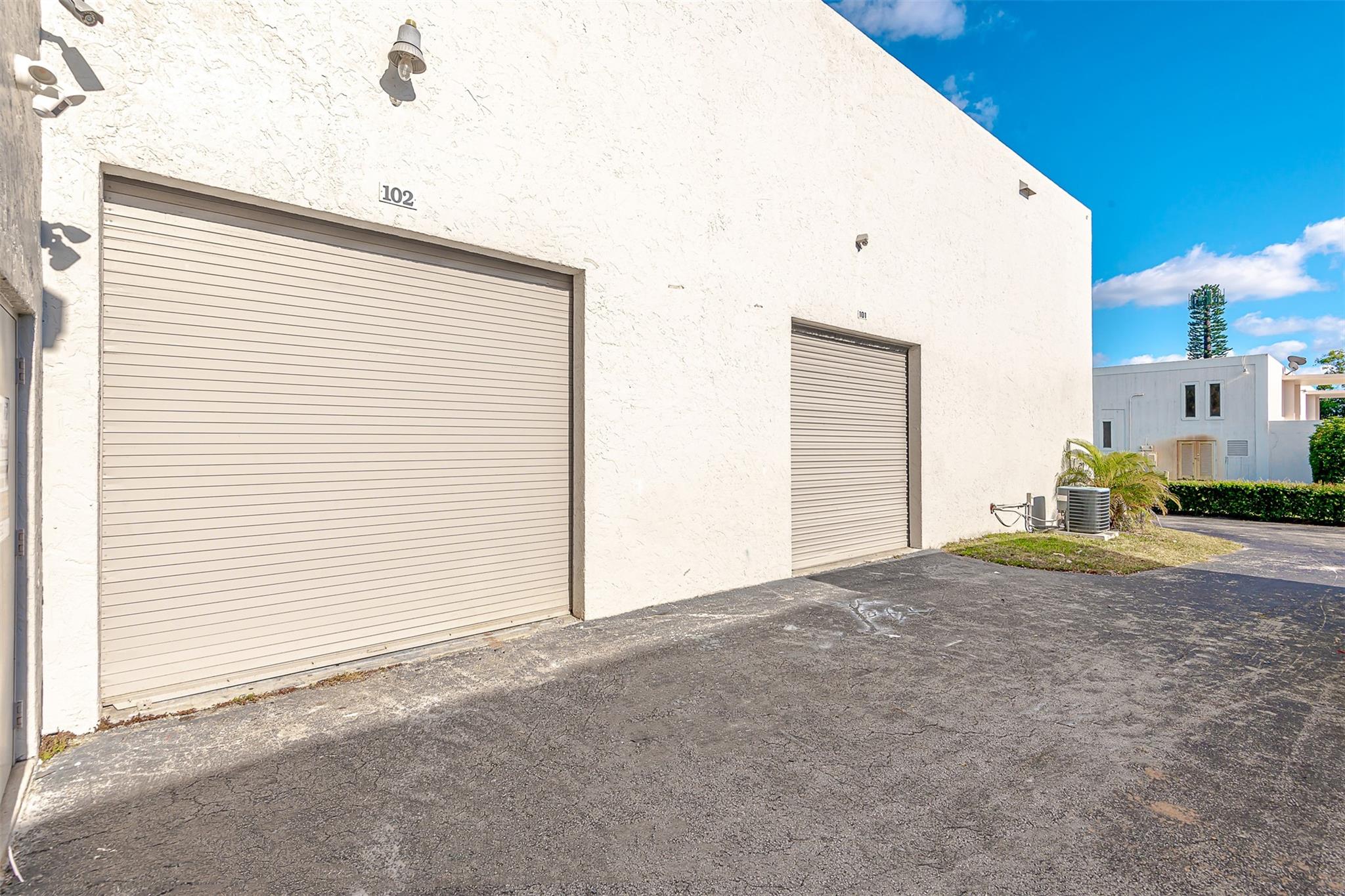 3650 Coral Ridge Dr 102