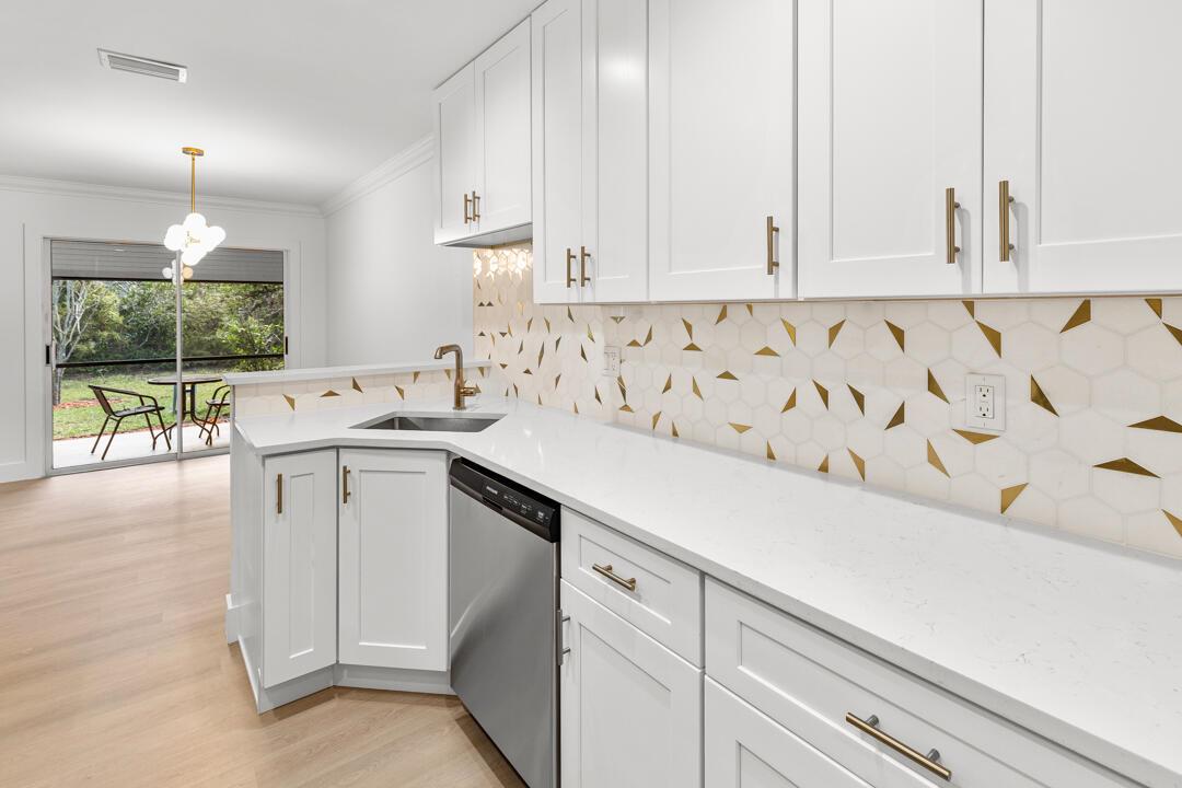 HOLLY CREEK - Residential