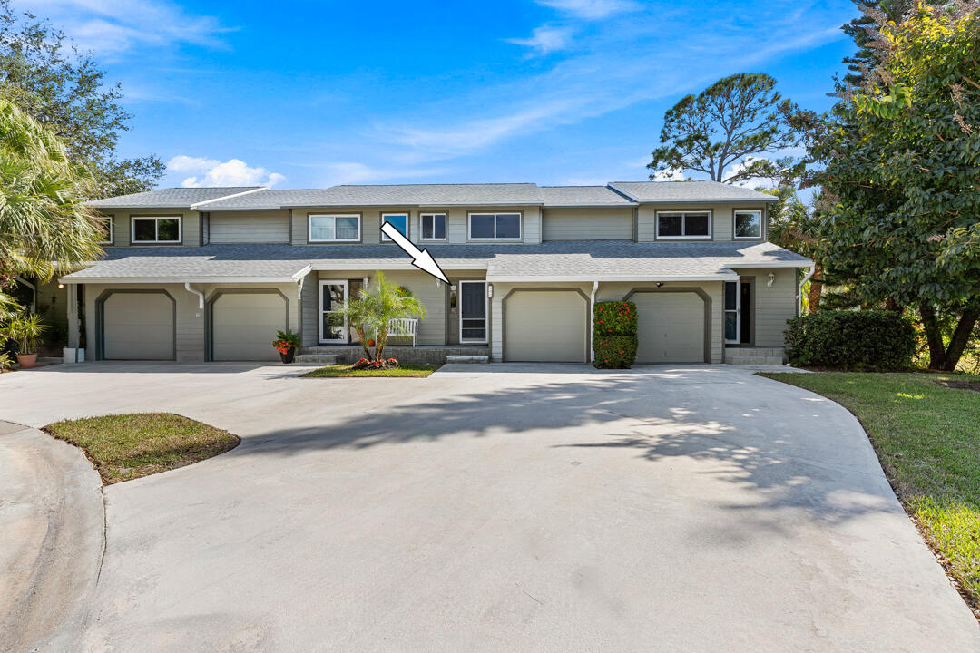 652 NE Wax Myrtle Way