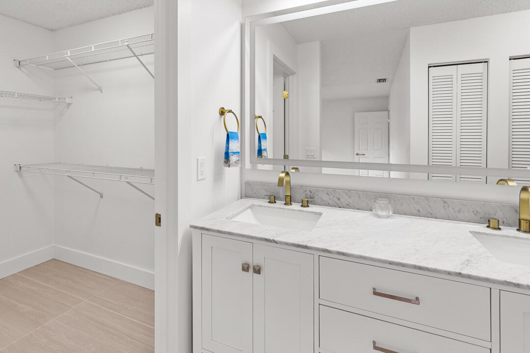 HOLLY CREEK - Residential